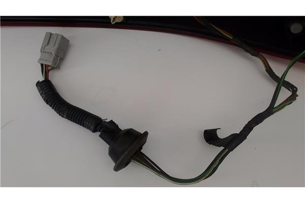 Recambio de piloto trasero derecho para honda cr-v (rd8) referencia OEM IAM 3350ASCAG000  