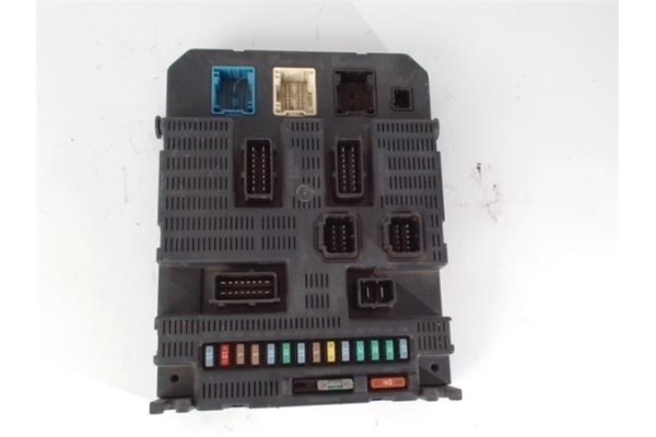 Recambio de caja reles para peugeot 308 1.6 gt referencia OEM IAM 9663798180 2004P0200 