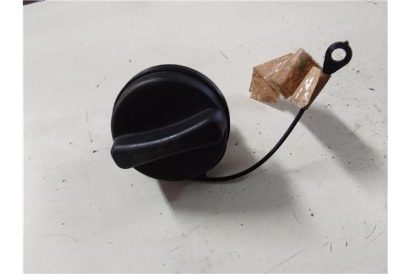Recambio de tapon combustible para kia carens (rs) 1.8 i referencia OEM IAM    Recambio de tapon combustible para kia carens (rs) 1.8 i referencia OEM IAM