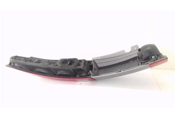 Recambio de piloto trasero derecho para opel meriva 1.3 cdti referencia OEM IAM 13130028  