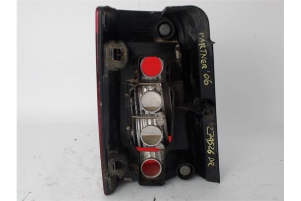 Recambio de piloto trasero derecho para peugeot partner furgón (5) 1.9 d referencia OEM IAM 9657976880 9657976780 