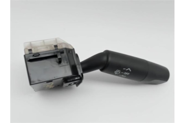 Recambio de mando limpiaparabrisas para mazda 3 sedán (bk) 1.6 referencia OEM IAM 17D682  