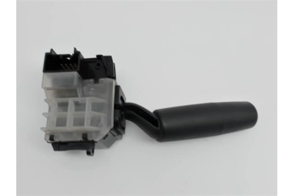 Recambio de mando limpiaparabrisas para mazda 3 sedán (bk) 1.6 referencia OEM IAM 17D682  