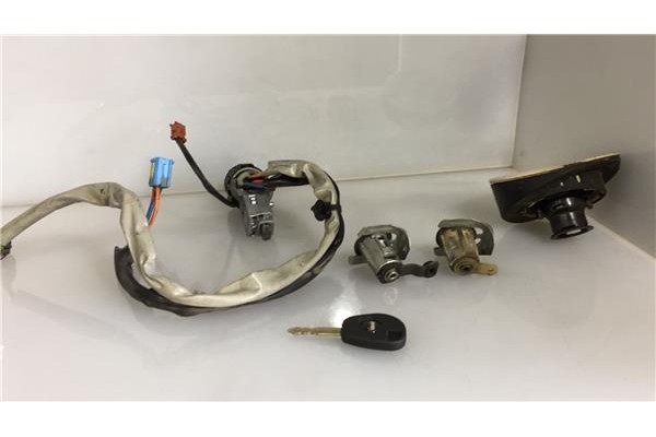 Recambio de llave para peugeot partner furgón (5) 1.9 d referencia OEM IAM 9927FY  