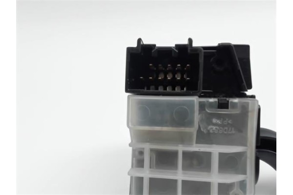 Recambio de mando limpiaparabrisas para mazda 3 sedán (bk) 1.6 referencia OEM IAM 17D682  