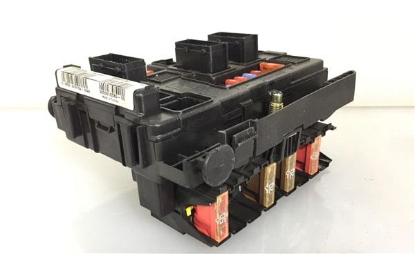 Recambio de caja fusibles/rele para peugeot partner furgón (5) 1.9 d referencia OEM IAM 9650618580 U118470002 