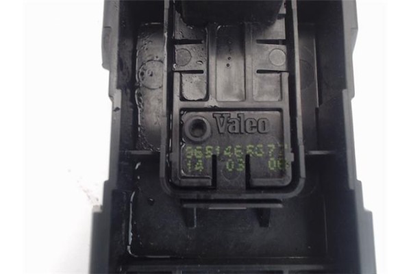 Recambio de mando elevalunas trasero derecho para citroen c4 berlina 1.4 16v referencia OEM IAM 96514653714  