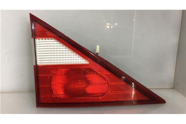 Recambio de piloto porton trasero izquierdo para ssangyong rodius 2700 referencia OEM IAM 8360221201  