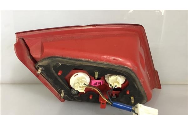 Recambio de piloto interior derecho para chevrolet lacetti 1.4 se referencia OEM IAM 96551217  