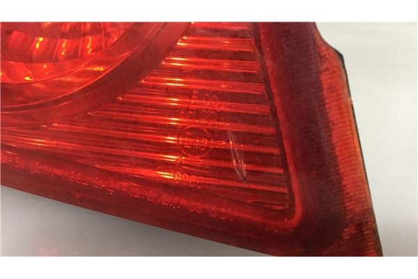 Recambio de piloto interior izquierdo para chevrolet lacetti 1.4 se referencia OEM IAM 96551216  