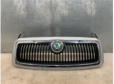 Recambio de rejilla capo para skoda fabia (6y2/6y3) 1.4 referencia OEM IAM 6Y0853668 01C G0334 ? , SKODA | 6Y0853661739 , SKODA 