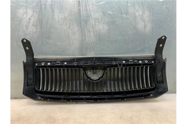 Recambio de rejilla capo para skoda fabia (6y2/6y3) 1.4 referencia OEM IAM 6Y0853668 01C G0334 ? , SKODA | 6Y0853661739 , SKODA 