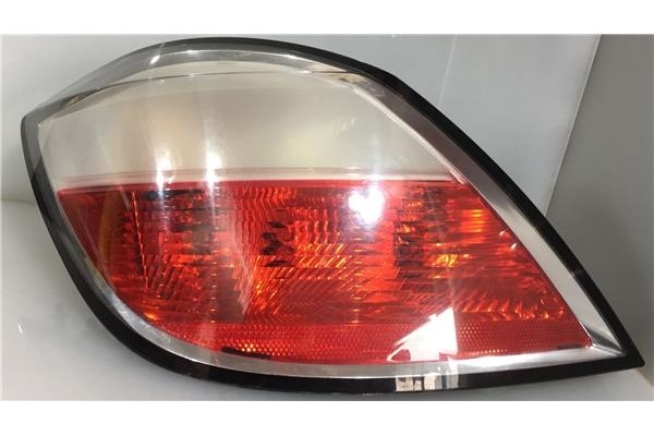 Recambio de piloto trasero izquierdo para opel astra h berlina 1.7 cdti referencia OEM IAM 24451835 00865301 