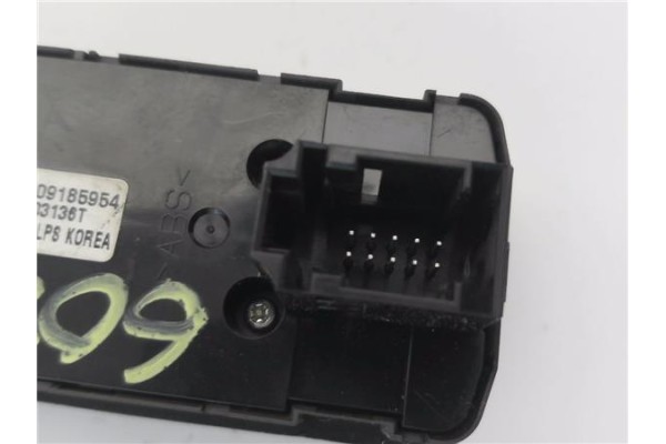 Recambio de mando elevalunas delantero izquierdo para opel vectra c berlina 2.2 club referencia OEM IAM 9185954  