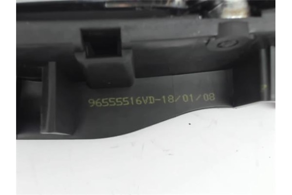 Recambio de manilla int. puerta trasero izquierda para citroen c4 picasso 1.6 hdi referencia OEM IAM 96555516VD  