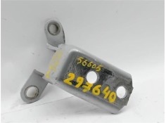 BISAGRA SUP. PUERTA TRASERO DERECHA 