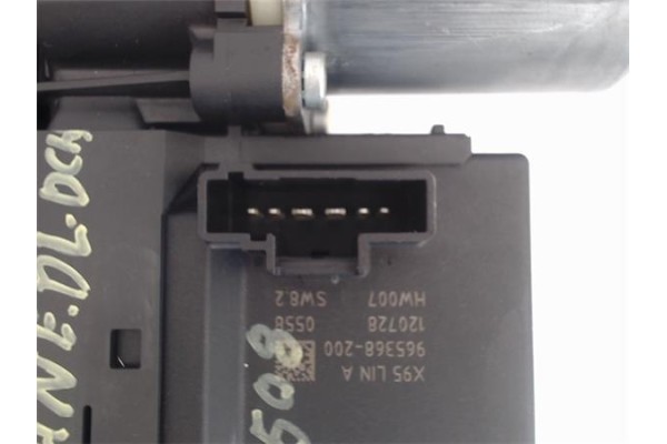 Recambio de mecanismo elevalunas delantero derecho para renault megane iii berlina 5p 1.5 expression referencia OEM IAM 80730139