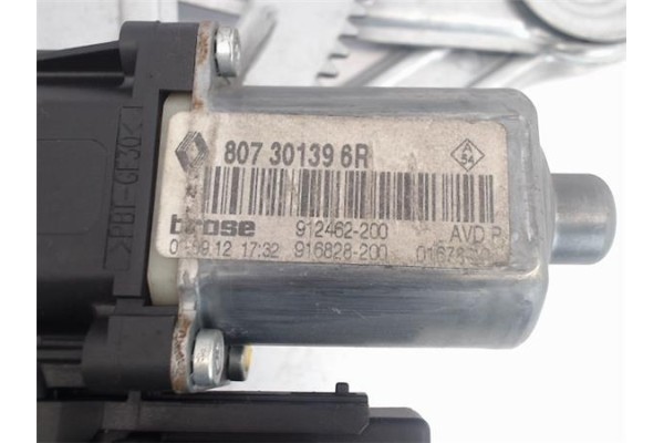 Recambio de mecanismo elevalunas delantero derecho para renault megane iii berlina 5p 1.5 expression referencia OEM IAM 80730139