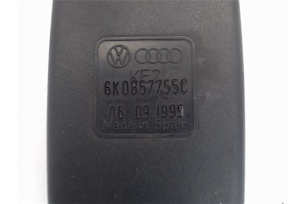 Recambio de anclaje cinturon delantero izquierdo para seat ibiza (6k1) 1.4 referencia OEM IAM 6K0857755C  