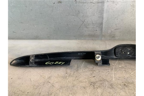 Recambio de moldura porton trasero para peugeot 206 1.6 i referencia OEM IAM 9629038877  