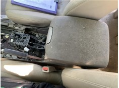 Recambio de consola para toyota land cruiser (j12) 3.0 d-4d (kdj120) referencia OEM IAM 5891060020E0  