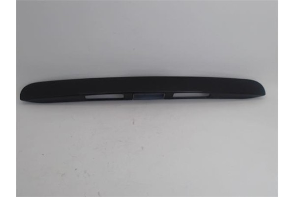 Recambio de moldura porton trasero para peugeot 207 1.6 hdi referencia OEM IAM   