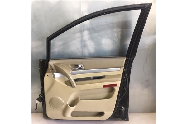 Recambio de puerta delantero derecha para ssangyong rodius 2700 referencia OEM IAM 6200421202  