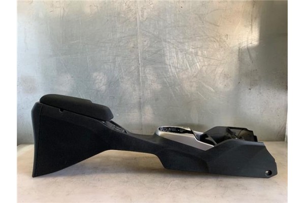 Recambio de embellecedor consola central para honda jazz (gk) 1.3 comfort referencia OEM IAM   