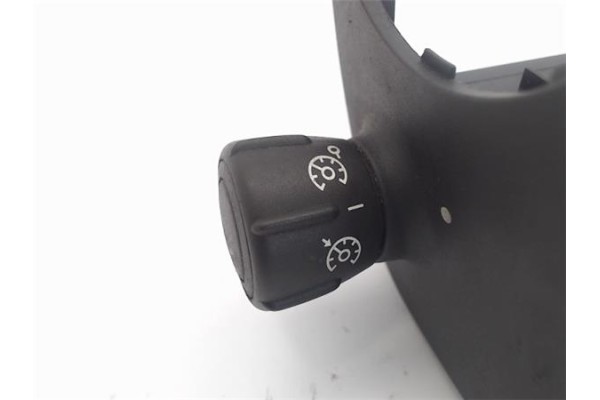 Recambio de mando de luces para renault scenic ii (jm) referencia OEM IAM 8200206738 61890007 