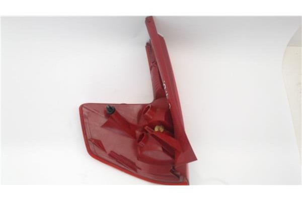 Recambio de piloto trasero derecho para citroen c4 berlina referencia OEM IAM 9655863980  