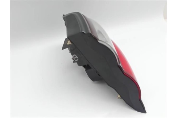 Recambio de piloto trasero derecho para nissan almera (n15) 1.4 referencia OEM IAM BA75E  