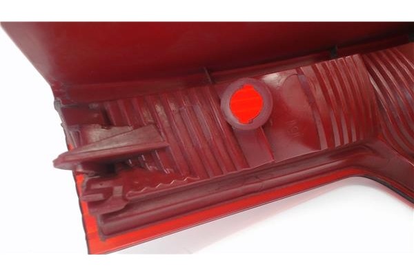 Recambio de piloto trasero derecho para citroen c4 berlina referencia OEM IAM 9655863980  