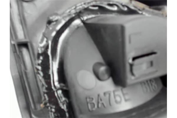 Recambio de piloto trasero izquierdo para nissan almera (n15) 1.4 referencia OEM IAM BA75E  