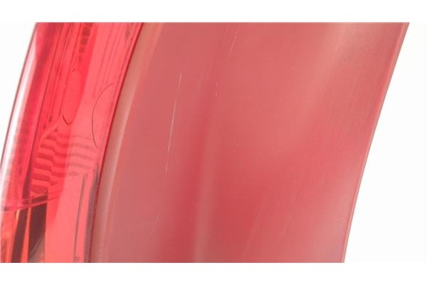Recambio de piloto trasero izquierdo para citroen c4 berlina referencia OEM IAM 9655864080  