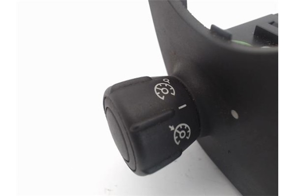 Recambio de mando de luces para renault scenic ii (jm) referencia OEM IAM 8200206738 61890007 