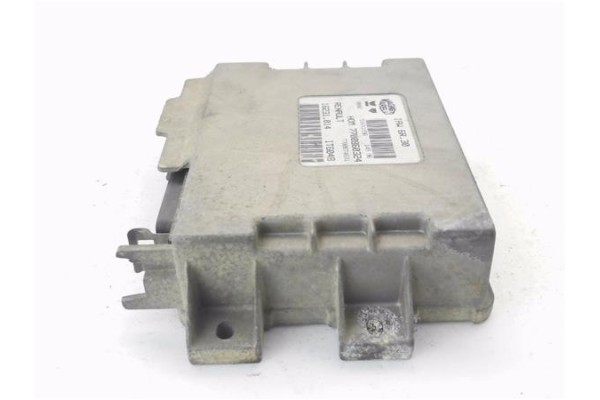 Recambio de centralita para renault twingo ii 1.2 acces referencia OEM IAM 7700860324 IAW6R30 