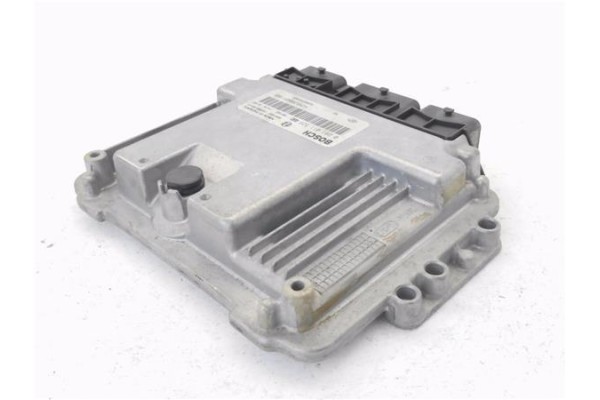 Recambio de centralita para renault trafic ii furgón (fl) 1.9 dci 100 (fl0c) referencia OEM IAM 8200051608 281011529 