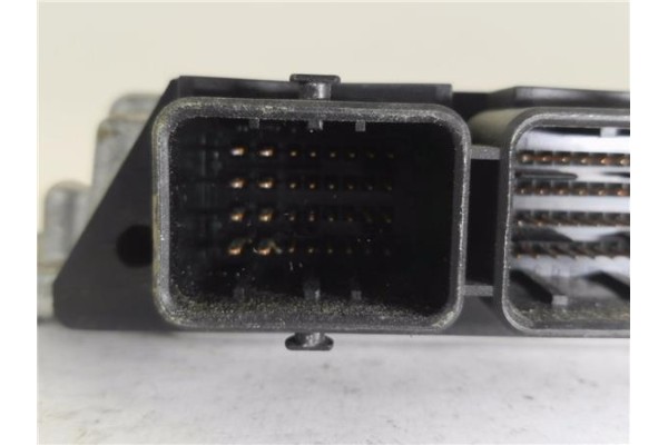 Recambio de centralita para renault trafic ii furgón (fl) 1.9 dci 100 (fl0c) referencia OEM IAM 8200051608 281011529 