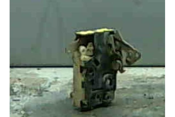 Recambio de cierre electromagnetico delantero derecho para peugeot 205 ii (20a/c) 1.1 referencia OEM IAM 9136A1  