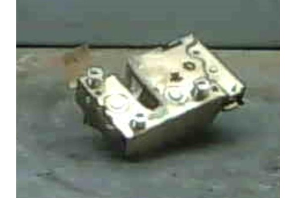 Recambio de cierre electromagnetico trasero derecho para citroen zx 1.1 referencia OEM IAM 96056001  