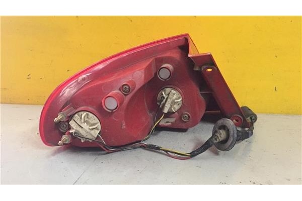Recambio de piloto trasero derecho para daewoo lacetti 1.6 cdx referencia OEM IAM 96387725  