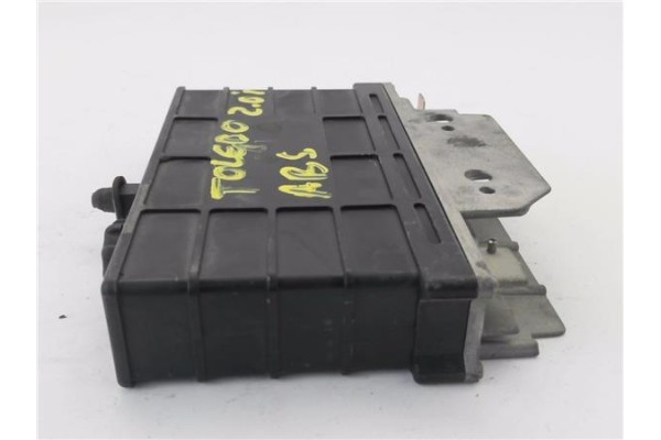 Recambio de centralita para seat toledo (1l) 2.0 i referencia OEM IAM 95927731 5DG00696400 