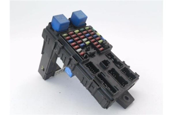 Recambio de caja reles para hyundai santa fe (sm) 2.0 gls crdi referencia OEM IAM 9118826105  