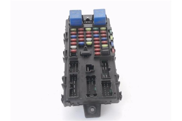 Recambio de caja reles para hyundai santa fe (sm) 2.0 gls crdi referencia OEM IAM 9118826105  