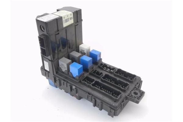 Recambio de caja reles para hyundai santa fe (sm) 2.0 gls crdi referencia OEM IAM 9118826105  