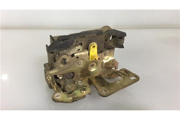 Recambio de cierre electromagnetico trasero izquierdo para renault 19 i chamade (l53_) 1.4 referencia OEM IAM 7701030067  