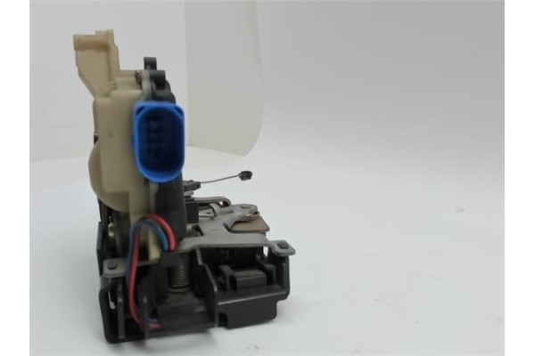 Recambio de cierre electromagnetico delantero izquierdo para seat ibiza (6l1) 1.9 sdi referencia OEM IAM 3B1837015AM 991990101 