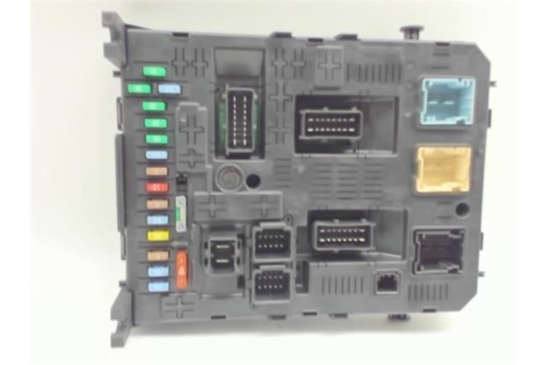 Recambio de caja fusibles/rele para citroen c4 picasso 1.6 hdi referencia OEM IAM 966405908001 281201930B 