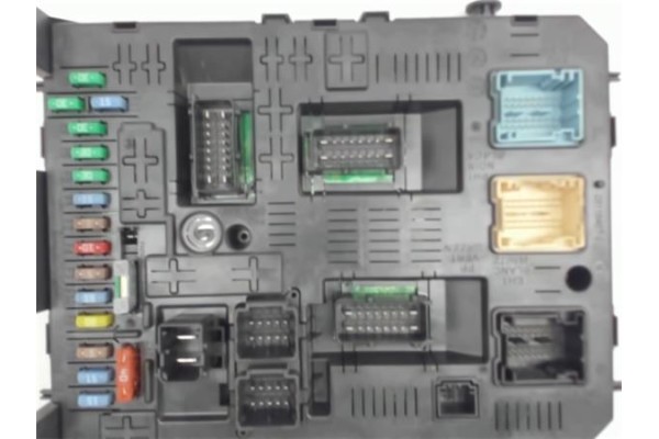Recambio de caja fusibles/rele para citroen c4 picasso 1.6 hdi referencia OEM IAM 966405908001 281201930B 