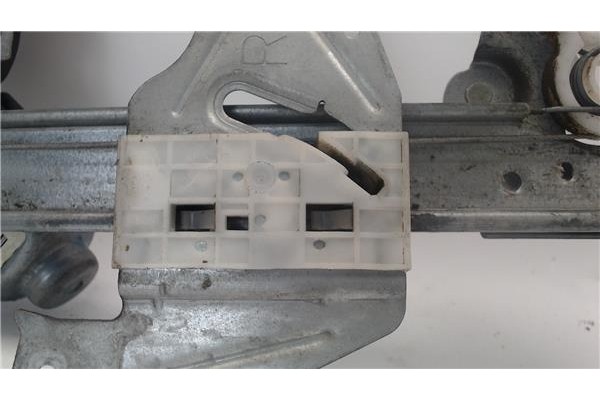 Recambio de mecanismo elevalunas delantero derecho para citroen c1 referencia OEM IAM 9222T6  